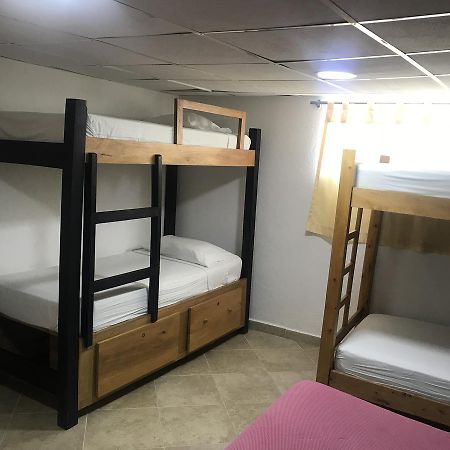 Hostal El Hangar Рионегро Экстерьер фото