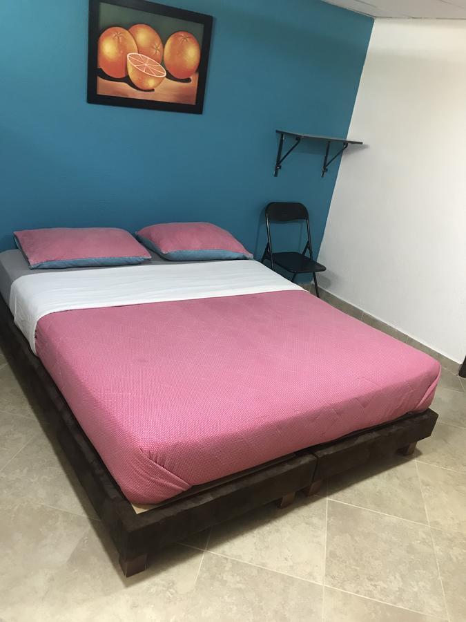 Hostal El Hangar Рионегро Экстерьер фото