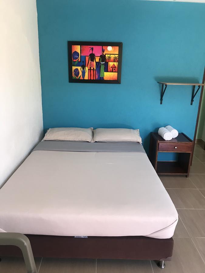 Hostal El Hangar Рионегро Экстерьер фото